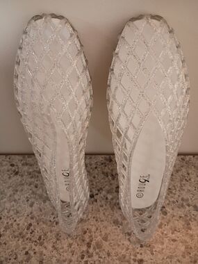 Rouge! Clear Glitter Jelly Flats - Clear/Silver Accents